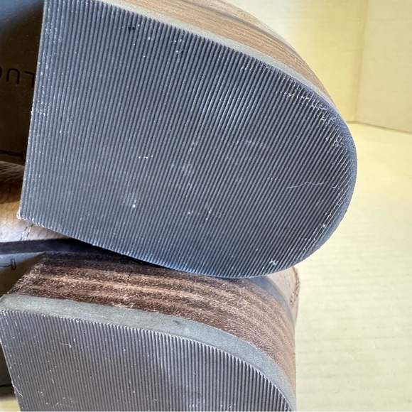 Lucky Brand Booties Size 9.5 Brown Taupe Suede Elastic Ankle Boot - Picture 13 of 15